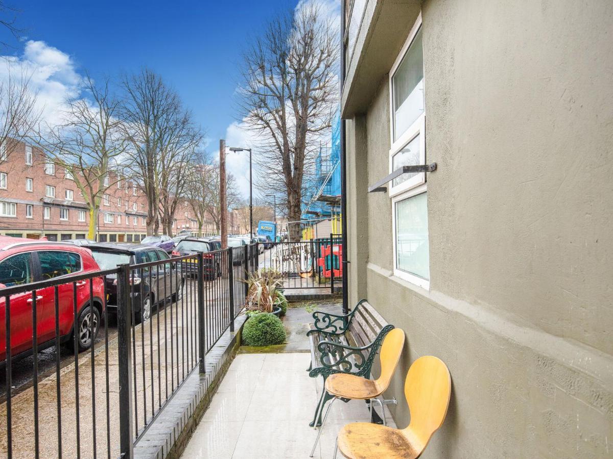 Lovely Studio In London With Patio Exterior photo
